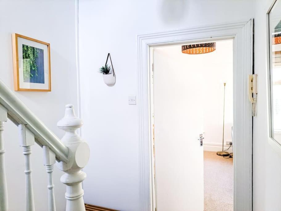 3 Bed Flat Near To Cardiff And Cardiff Bay Daire Dış mekan fotoğraf
