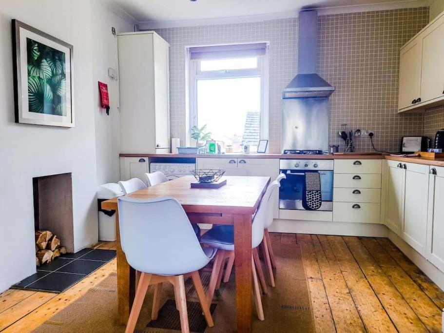 3 Bed Flat Near To Cardiff And Cardiff Bay Daire Dış mekan fotoğraf