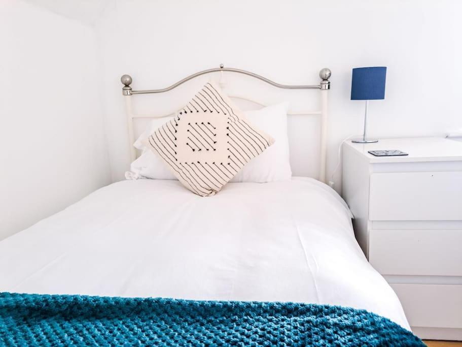 3 Bed Flat Near To Cardiff And Cardiff Bay Daire Dış mekan fotoğraf