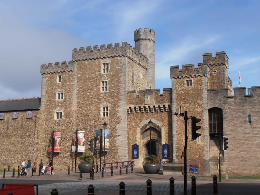 3 Bed Flat Near To Cardiff And Cardiff Bay Daire Dış mekan fotoğraf